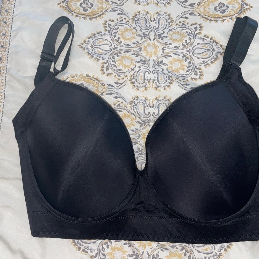 Black Full Coverage T-Shirt Bra with Adjustable Straps